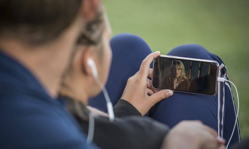 5 aplicativos para assistir TV no celular